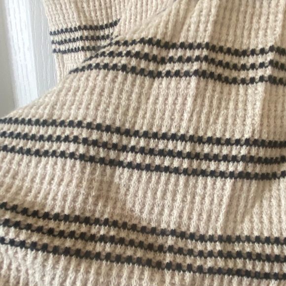 LA CHATEAU - Oversized Cowl Neck, Short Sleeve Stripped Shirt - Picture 8 of 9